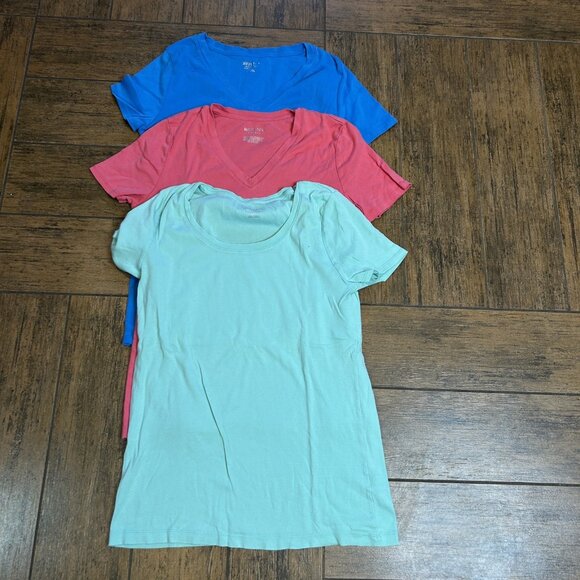 Merona Women's Ultimate Short Sleeve T shirt Lot of 3 Blue Pink Green - Picture 4 of 4